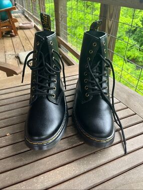 Doc Marten Air Walk US size 8